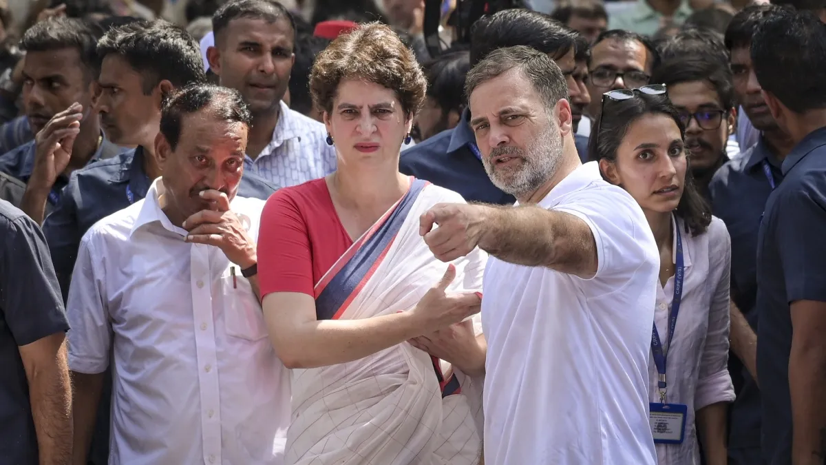 मेरे खिलाफ 45 FIR हैं, 100 भी हो जाएं तो डरूंगा नहीं, ये मेरे लिए मेडल हैं' — चुनाव आयोग के खिलाफ विपक्ष के मार्च में बोले राहुल गांधी